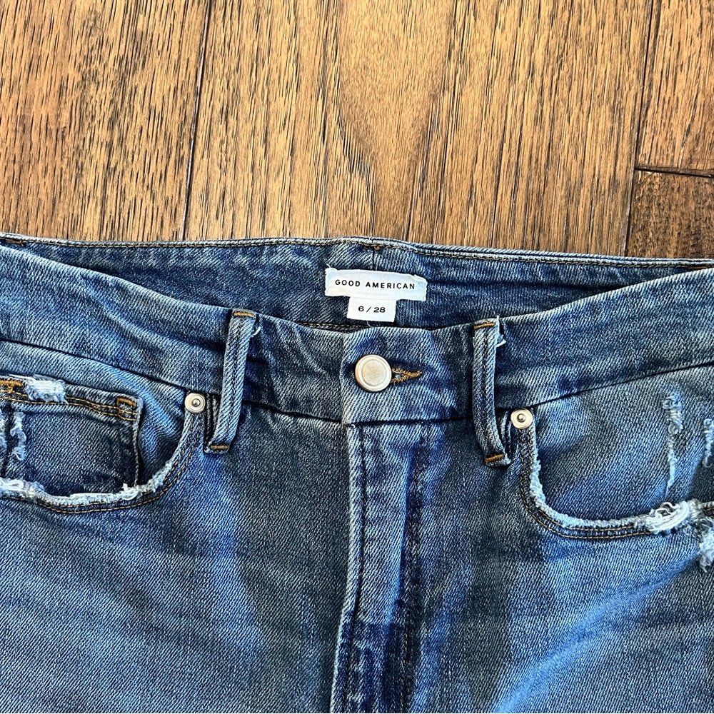 Good American Jeans
Style GCST802T 1339 - Picture 2 of 2